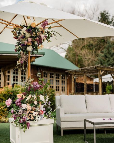 CORT Party Rental on Instagram: “Need a little shade from the sun? Try our market umbrellas for an elegant touch! (Floral gorgeousness by @oakandfigfloral, not included in…” Wedding Reception Flower Arrangements, Dust Photography, Jasmine Smith, Luxury Wedding Invitations Design, Pnw Garden, Garden Wedding Ideas, Garden Forest, Willow Garden, Floral Umbrellas