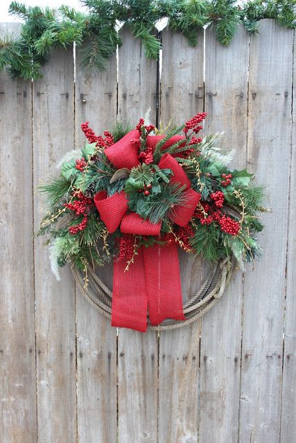 Diy Lasso Wreath, Western Christmas Wreath, Lariat Christmas Wreath, Lasso Christmas Wreath, Lasso Wreath Rustic, Rope Wreaths Western, Pre Lit Christmas Wreaths, Outdoor Christmas Party, Snow Covered Christmas Trees