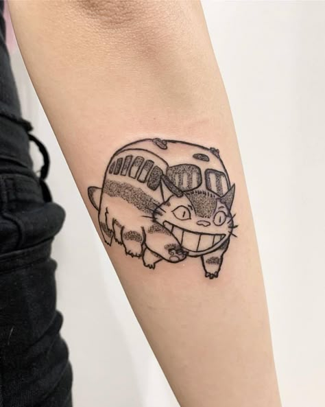 Cat Bus Tattoo, Catbus Tattoo, Ghibli Tattoos, Totoro Tattoo, Miyazaki Tattoo, Tatuaje Studio Ghibli, Dna Tattoo, Studio Ghibli Tattoo, Ghibli Tattoo