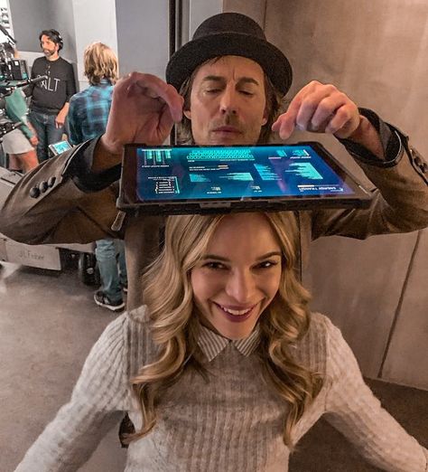 The Flash Behind The Scenes, The Flash Cast, Danielle Panabaker The Flash, The Flash Cw, The Flash Cisco, Tom Cavanagh, Team Flash, Flash Funny, Flash Barry Allen