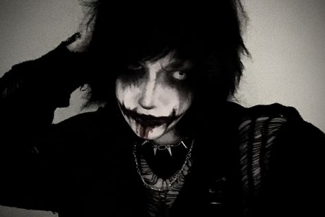 Scary Eye Makeup, Jeff The Killer Makeup, Jeff The Killer Icon, Emo Romance, Goth Makeup Looks, Goth Eye Makeup, Creepypasta Cosplay, Corpse Paint, Scary Eyes