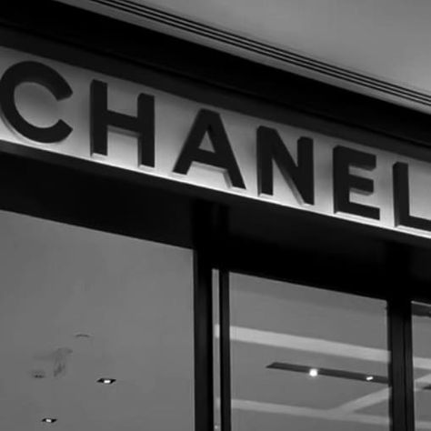 Chanel Icons Aesthetic, Black Chanel Aesthetic, Chanel Dark Aesthetic, Chanel Aesthetic Dark, Old Chanel Aesthetic, Chanel Logo Aesthetic, Black Wonyoungism, Desk Posters, Coco Chanel Aesthetic