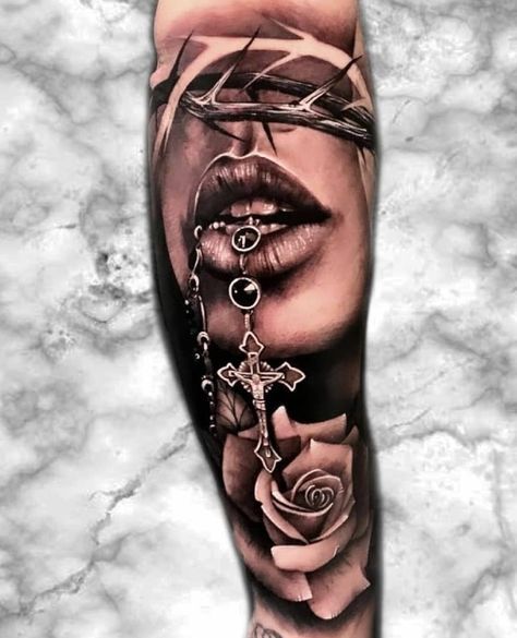 Aggressive Tattoo For Men, Forearm Tattoo Women Rose, Realism Tattoo Sleeve Women, Tattoo Ideas Men Forearm, Gangsta Tattoos For Women, Chicano Tattoos For Women, Cool Face Tattoos, Traditional Tattoo Arm, Tattoo Bein Frau