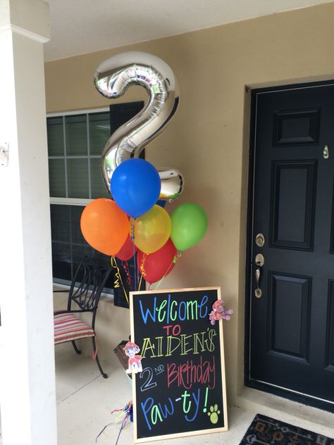 Paw patrol party welcome sign Welcome Sign Birthday Party Entrance Diy, Paw Patrol Chalkboard Sign, Paw Patrol Welcome Sign, Anniversaire Diy, Party Welcome Sign, Patrol Party, Paw Patrol Birthday Party, Diy Chalkboard, Paw Patrol Party