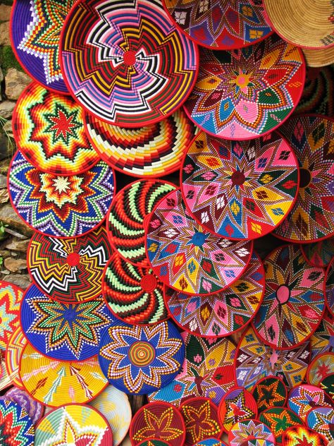 ethiopian art | The artist explores various geometric patterns which reminds me of the metaphysical flower of life Ethiopian Culture Art, Eritrean Art, Ethiopia Art, Ethiopian Art, Decorate With Baskets, Colorful Baskets, Afrique Art, African Baskets, Africa Art