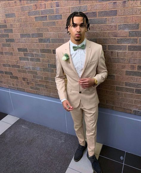 Guys Prom Outfit, Prom For Guys, Prom Suits, Prom Outfits, Men Fashion Casual Outfits, Dance Outfits, Fitness Inspo, Mens Fashion Casual, Black Men