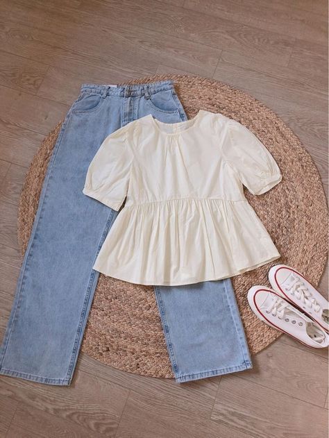 Dress Over Jeans Outfit Aesthetic, Tops For Girls Stylish Indian, Summer Modest Outfits Casual Jeans, Simple Trendy Outfits Summer, Crop Tops And Jeans, Western Work, Affordable Shoes, Casual College Outfits, Fashion Top Outfits