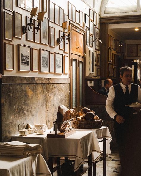 These Are the 9 Prettiest Restaurants in Rome - Hotels Above Par - Boutique Hotels & Travel Hidden Restaurants, Rome Restaurants, Restaurants In Rome, Lucy Rose, Italian Bar, Rome Hotels, Rome City, Marble Columns, Elegant Dining Room