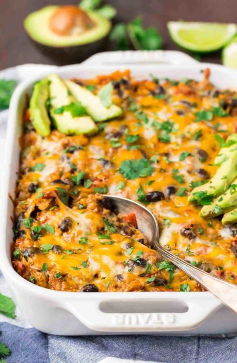 Quinoa Casserole Recipes, Chicken Breast Casserole Recipes, Chicken Breast Casserole, Chicken Casserole Recipes Healthy, Quinoa Casserole, Mexican Chicken Casserole, Mexican Quinoa, Healthy Casserole Recipes, Chicken Quinoa