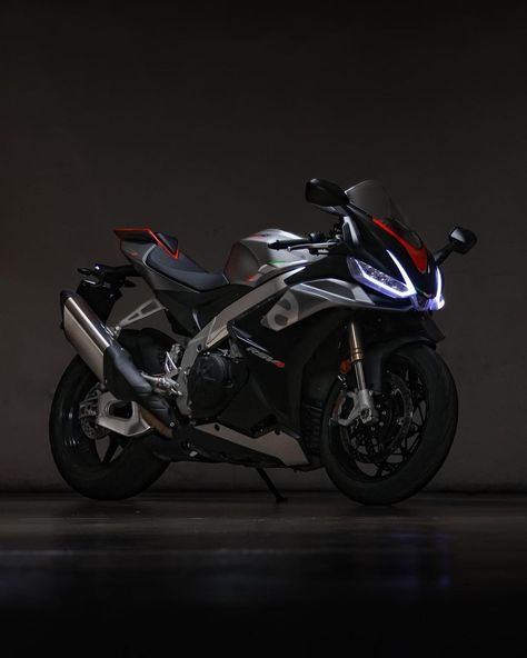 Aprilla 457rs, Aprilia Rsv4 Wallpapers, Biker Wallpaper, Aprilia Rsv4, Motorcross Bike, Road Warrior, Bike Photoshoot, Pretty Bike, Chasing Dreams