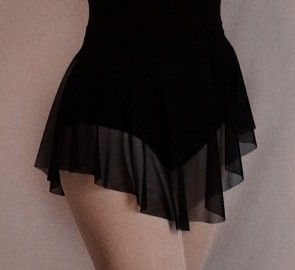 Dark Ballerina Outfit, Grunge Ballet Aesthetic, Ballet Wear Aesthetic, Balarina Core, Goth Ballerina Aesthetic, Dark Ballet Core Outfits, Black Ballerina Outfit, Dark Ballerina Aesthetic, Dark Balletcore Outfits