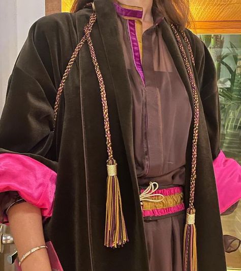 Mode Kimono, Abaya Style, Moroccan Caftan, Traditional Modern, Abayas Fashion, Abaya Fashion, Mode Inspiration, Kimono Fashion, Style Moderne