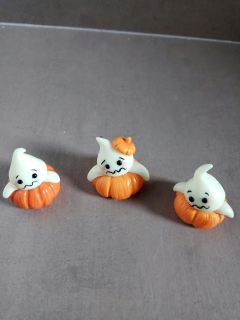 Crea Fimo, Polymer Clay Halloween, Pokemon Halloween, Halloween Clay, Halloween Is Coming, Clay Crafts Air Dry, Polymer Clay Diy, Polymer Clay Animals, Polymer Crafts