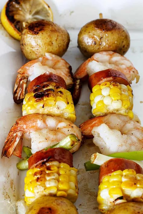 Shrimp And Corn, Weddings Rings, Low Country Boil, Country Boil, Kabob Recipes, Kebab Recipes, Grilled Seafood, Cookout Food, Spicy Sausage