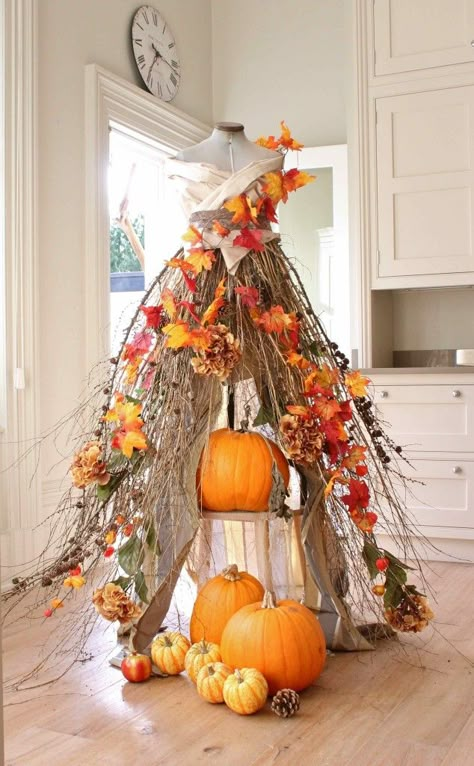 Fall Mannequin Display, Fall Mannequin Ideas, Anthropology Window Display, Fall Boutique Window Display, Manequin Ideas Display, Fall Window Display Store Fronts, Autumn Window Display Retail, Fall Gardening Ideas, Harvest Display