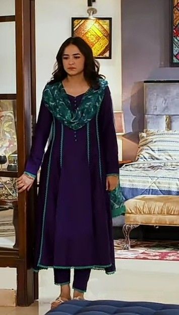 Meerab Dressing In Tere Bin, Tere Bin Meerab Outfits, Yumna Zaidi Dresses In Tere Bin, Meerab Tere Bin Dresses, Yumna Zaidi Dresses, Wearing Contact Lenses, Black Outfit Ideas, Outfit Ideas 2023, Pakistani Party Wear Dresses