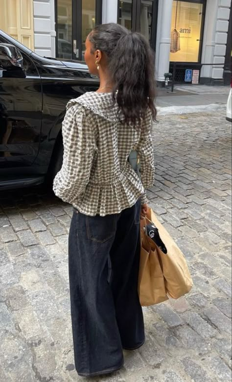 Asian Spring Fashion, Soho House Outfits, Aw24 Fashion Trends, Casual Blouse Outfit, Knit Top Outfit, Creative Clothing, Mode Inspo, Mode Vintage, Looks Style