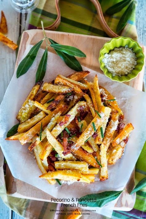 Apron and Sneakers - Cooking & Traveling in Italy and Beyond: French Fries alla Carbonara (Pecorino and Pancetta French Fries) Loaded French Fries Recipe, French Fries Recipe, Carbonara Recipe, Fries Recipe, Baked Fries, Healthy Vegan Snacks, Meal Suggestions, Food Articles, French Fries