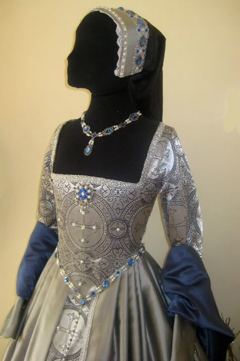 Jane Seymour Tudor Gown, Tudor Dress, Tudor Costumes, Tudor Fashion, Tudor Era, Historical Dress, Old Dresses, The Tudors, Henry Viii