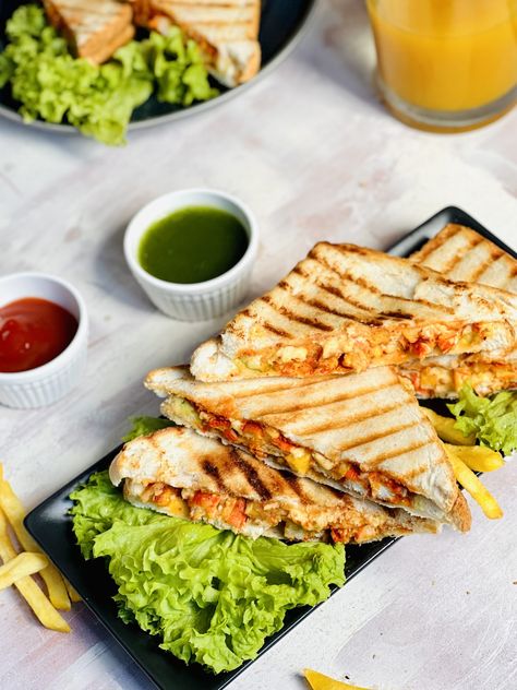 Tandoori Chicken Cheese Sandwiches Indian Chicken Sandwich, Tandoori Chicken Sandwich, Tandoori Sandwich, Chicken Tikka Sandwich, Chicken Tandoori Masala, Cold Cut Sandwich, Grilled Tandoori Chicken, Spicy Sandwich, How To Make Cheese Sauce