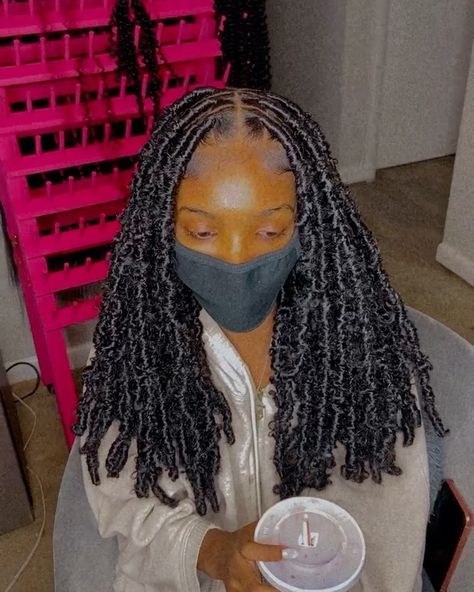 Instagram Long Soft Locs With Color, Soft Locs With Color, Long Soft Locs, Locs With Color, Black Hair Protective Styles, Half Braided Hairstyles, African Hair Wrap, Soft Locs, Faux Locs Hairstyles