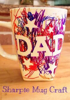 Handmade Christmas Gifts From Children, Christmas Gift Ideas For Dad, Handmade Christmas Gift Ideas, Crafts For Beginners, Kids Craft Gifts, Gift Ideas For Dad, Diy Gifts For Dad, Sharpie Mug, Mug Crafts