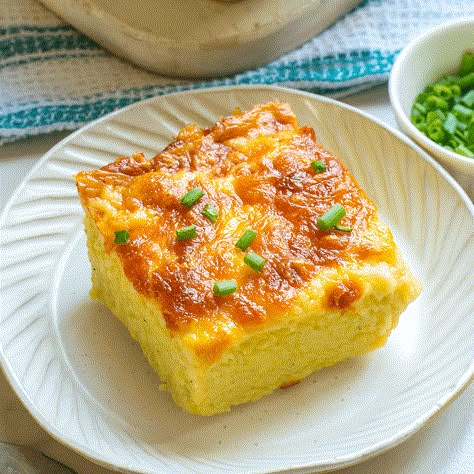 This simple cheesy egg and potato casserole is a delicious breakfast dish that is super quick and easy to make any day of the week! Egg And Potato Casserole, Egg And Potato Breakfast, Potato Egg Bake, Potato Egg Casserole, Potato Breakfast Casserole, Egg And Potato, Breakfast Potato Casserole, Simply Potatoes, Baked Breakfast