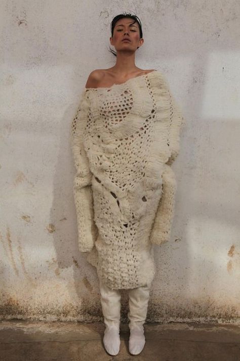 Fashion Collection Inspiration, Rare Clothing, Textile Museum, Inner World, Knitwear Fashion, Fashion Project, Chunky Knitwear, Chunky Crochet, Textiles Fashion