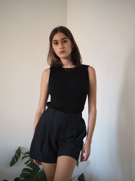 Minimalist Shorts Outfit, Effortless Shorts Outfit, Black Slack Shorts Outfit, Black Short Trousers Outfit, Black Trouser Shorts Outfit Summer, Black Shorts Black Shirt Outfit, Slack Shorts Women Outfit, Black Dress Shorts Outfit Classy, Aritzia Effortless Shorts Outfit