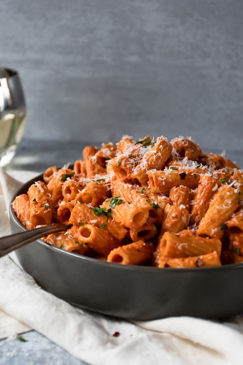 Tomato Sauce Pasta, Creamy Chicken And Noodles, Creamy Tomato Pasta, Simple Pantry, Pasta Night, Creamy Tomato Sauce, Tomato Pasta, Healthy Pastas, Pantry Staples