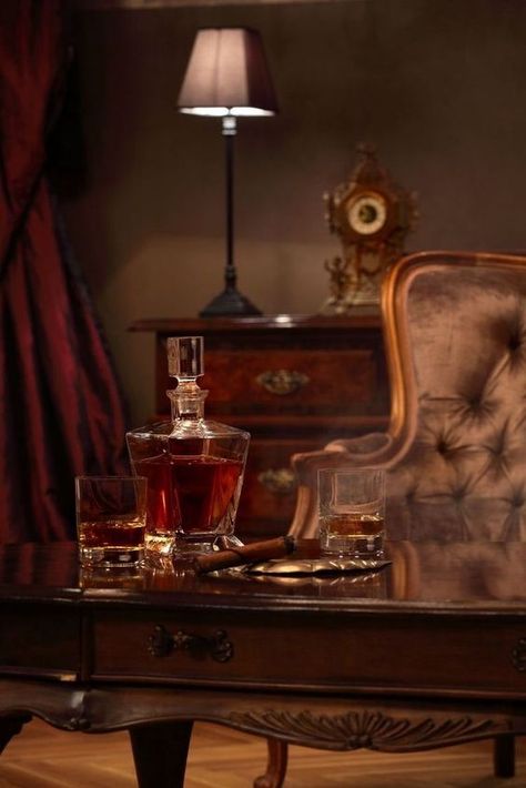 Victorian Office, Whiskey Room, Older Homes, Townhouse Interior, Red Luxury, Living Room Wall Decoration, Teen Bedrooms, Luxury Bar, Room Wall Decoration