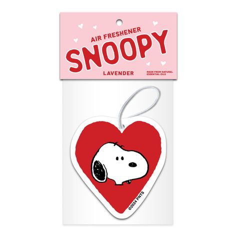 3P4 x Peanuts® Snoopy Air Freshener, Snoopy Car Accessories, Cute Car Decor Ideas, Decorating Car, Car Bathroom, Hanging Air Freshener, Office Laundry Room, Snoopy Valentine, Brown Heart