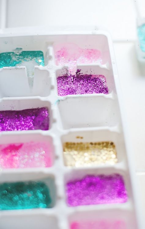 Glitter Ice Cubes, Edible Confetti, Flavored Ice Cubes, Dear World, Best Party Food, Glitter Party, Edible Food, Edible Glitter, Pretty Drinks