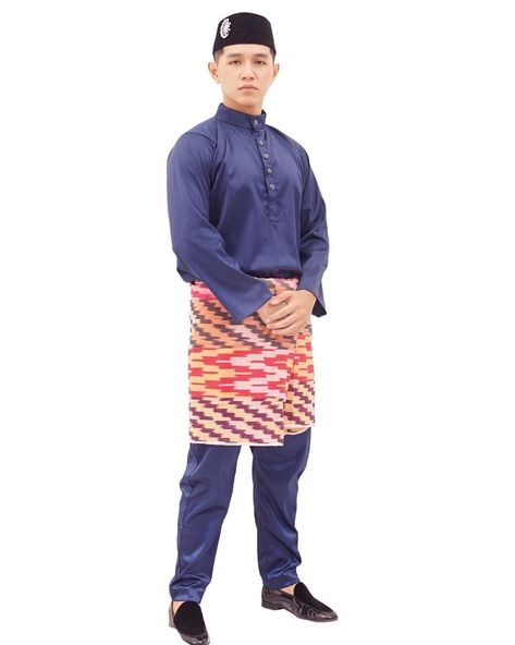 Juan claudion - Mister Teen Kalimantan Barat 2023 menggunakan baju adat Melayu. Pakaian tradisional Indonesia. Indonesia traditional costume. #culture #budaya #busana #clothes #attire #outfit Adat Melayu, Indonesia Traditional, Traditional Costume, Traditional Clothing, Traditional Outfits, Indonesia, Quick Saves, Clothes