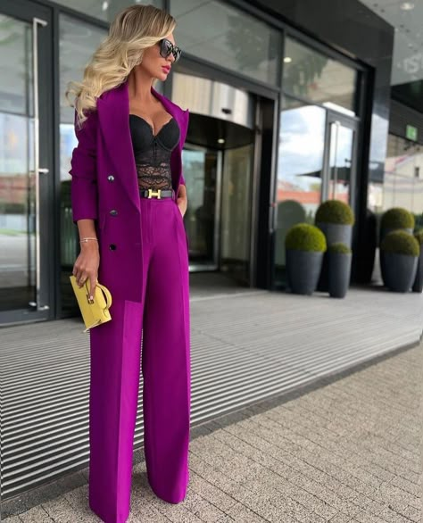 Magenta Suit Outfit Women, Magenta Pants Outfit, Magenta Suit, Woman's Suit, Oversized Blazers, Modern Suits, Purple Suits, Church Fashion, Purple Outfits