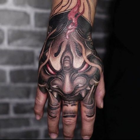 Japanese Hand Tattoo, Fist Tattoo, On Hand Tattoo, Japanese Hand Tattoos, Herren Hand Tattoos, Thumb Tattoos, Tattoo Design For Hand, Skull Hand Tattoo, Cool Tattoo Drawings