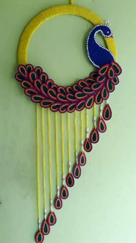 Diy Wall Hanging Crafts, Hanging Crafts, Crafting Corner, Wool Wall Hanging, Diy Yarn Crafts, Diy Wall Art Decor, Wall Hanging Crafts, Art Decor Diy, Paper Craft Diy Projects