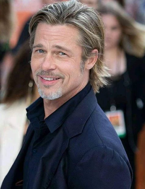 Brad Pitt 2024, William Bradley Pitt, Brad Pitt Pictures, Brad Pitt Style, Brad Pitt Hair, Bradley Pitt, Brad Pitt Photos, Older Mens Hairstyles, Brad Pitt And Angelina Jolie