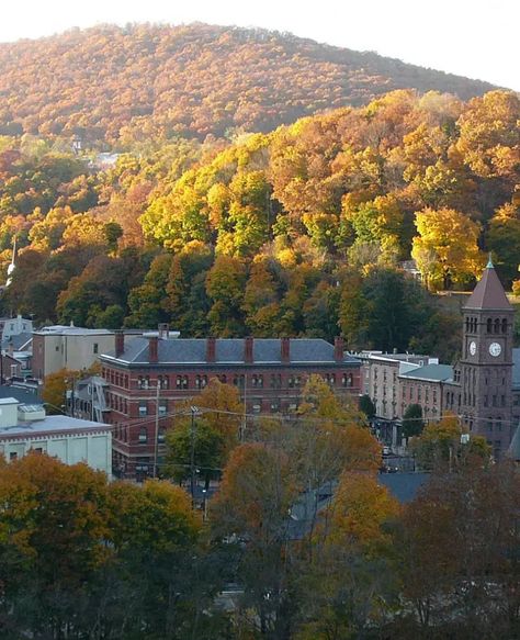 20 Unusual Things To Do In Jim Thorpe Pennsylvania Jim Thorpe Pennsylvania, Jim Thorpe Pa, Jim Thorpe, Unusual Things, Girls Weekend, Historical Sites, Pennsylvania, Things To Do, Travel