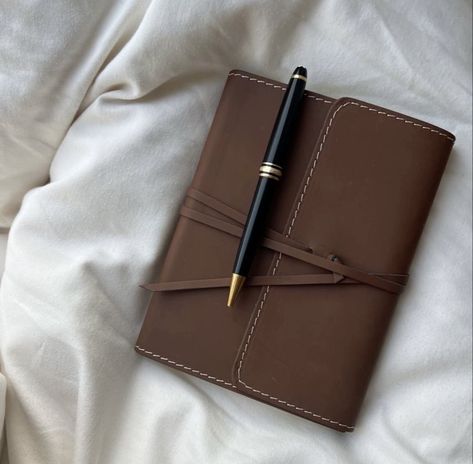 Brown Leather Journal, Beauty And Brains, Spencer Hastings, Natural Line, Study Inspiration, Brown Aesthetic, Leather Journal, The Pen, I Want To Be