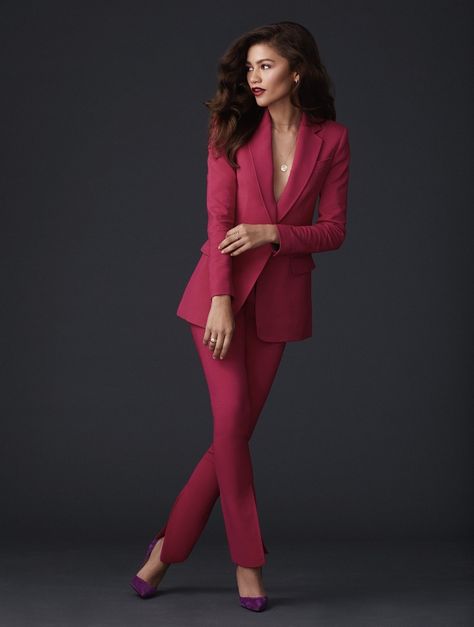 Job Interview Outfits, Business Portraits Woman, Professional Headshots Women, Job Interview Outfit, Interview Outfits, Zendaya Outfits, Headshots Women, Zendaya Style, Business Photoshoot