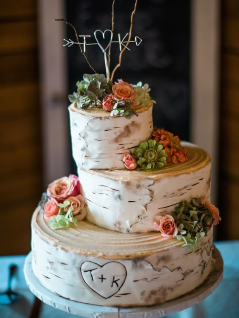 Aspen wedding cake birch rustic Kerri's Cakes in Yakima, WA @ryanflynnphoto @stylemepretty Fairytale Wedding Theme, Simple Beach Wedding, Country Wedding Cakes, Aspen Wedding, Small Wedding Cakes, Beach Wedding Cake, Chocolate Wedding Cake, Wedding Cake Rustic, Rustic Wedding Cake