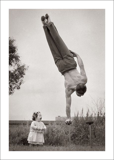 Dad Showing Off; Steve Given Vintage Foto's, Matching Pictures, Vintage Circus, Foto Art, Fig Tree, Handstand, The Good Old Days, Vintage Pictures, Vintage Photographs