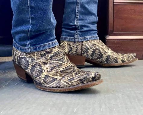 Mens Cowboy Fashion, Mens Snakeskin Boots, Red Wing Engineer Boots, Corvette Logo, Boho Men Style, Best Cowboy Boots, Texas Boots, Diamondback Rattlesnake, Snakeskin Cowboy Boots