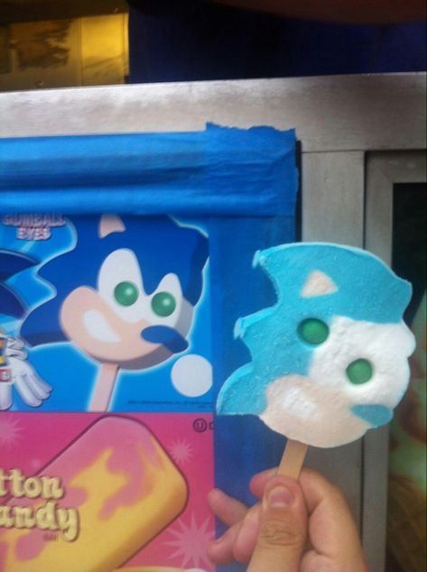 Sonic Popsicle, Sonic Milkshake, Character Popsicles, 90s Popsicles, Popsicle Cartoon, Sonic Ice Maker, Sonic Ice, Hedgehog Game, Ice Lolly