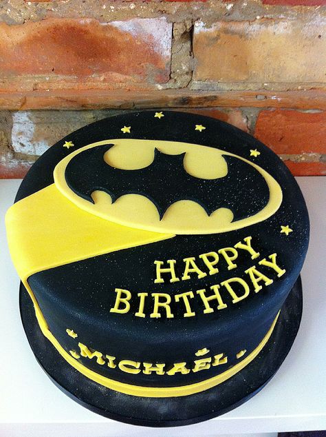 #Batman made an appearance at Michael's birthday! #sweet Batman Fondant, Bae Birthday, Batman Custom, Baby Boy Birthday Cake, Cake For Kids, Cake Shops, Fondant Cake Designs, Batman Cake, Man Cake