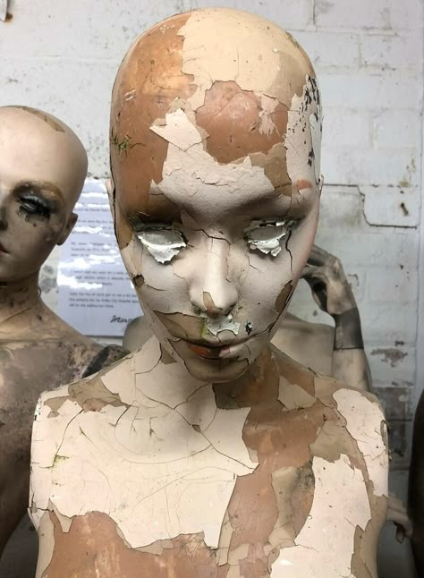 This Halloween, Step Into a Mannequin Graveyard - Atlas Obscura Mannequin Horror, Lobotomy Aesthetic, Mannequin Creepy, Mannequin Costume, Grotesque Aesthetic, Scary Mannequin, Creepy Nostalgia, Creepy Imagery, Creepy Statues