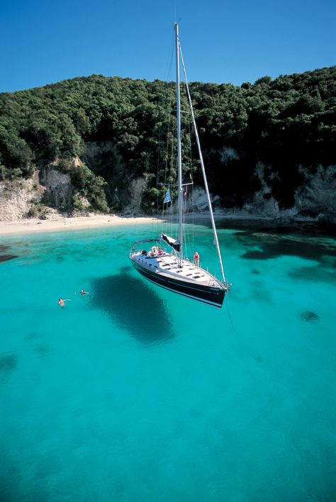 Kalokeri anchored of Anti Paxos Greece want to do this .... swim in the shallows and travel by yacht.. Antipaxos Greece, Yacht Greece, Greece Sailing, Greece Water, Paxos Greece, Yacht Sailing, Navi A Vela, Sail Life, Greece Beach