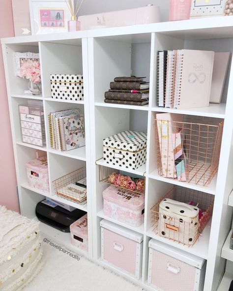 Decluttering Room, Becoming Organized, Cubicle Storage, Using A Planner, Girly Office, Room Organization Ideas, Work Office Decor, Cozy Home Office, Pink Office