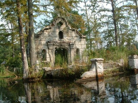 La. swamp cemetery Cypress Swamp, Cypress Gardens, Haint Blue, Movie Sets, Old Building, Charleston South Carolina, Abandoned Buildings, Abandoned Houses, Oh The Places Youll Go